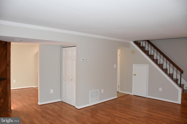 Building Photo - 10665 Myrtle Oak Ct