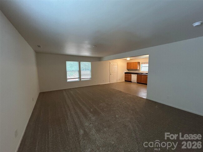 Foto del edificio - 3015 Meadow Knoll Dr