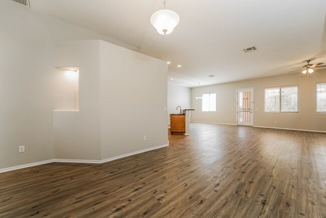 Foto del edificio - 5115 W Wild Burro Spring Dr