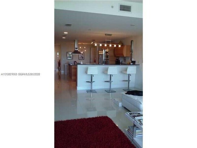 Foto del edificio - 2950 NE 188th St