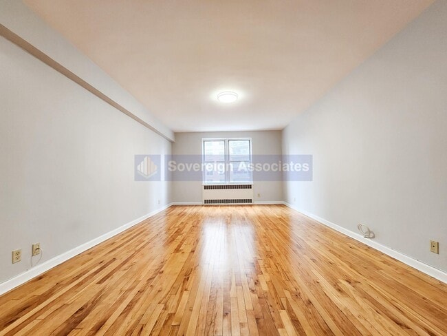 Building Photo - 500 Kappock St