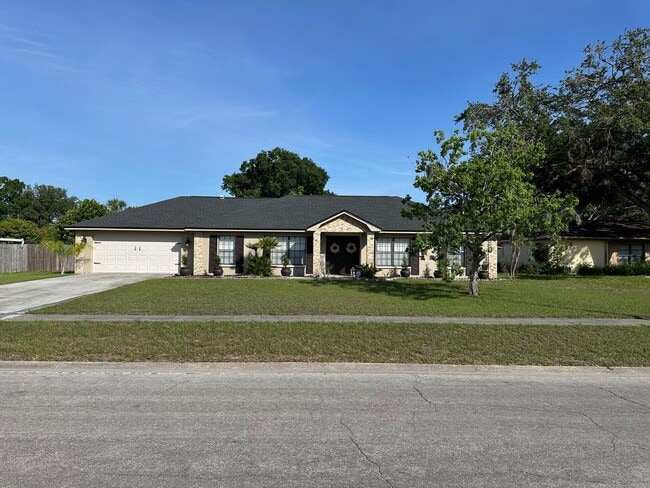 Building Photo - 7216 Woodbrook Dr