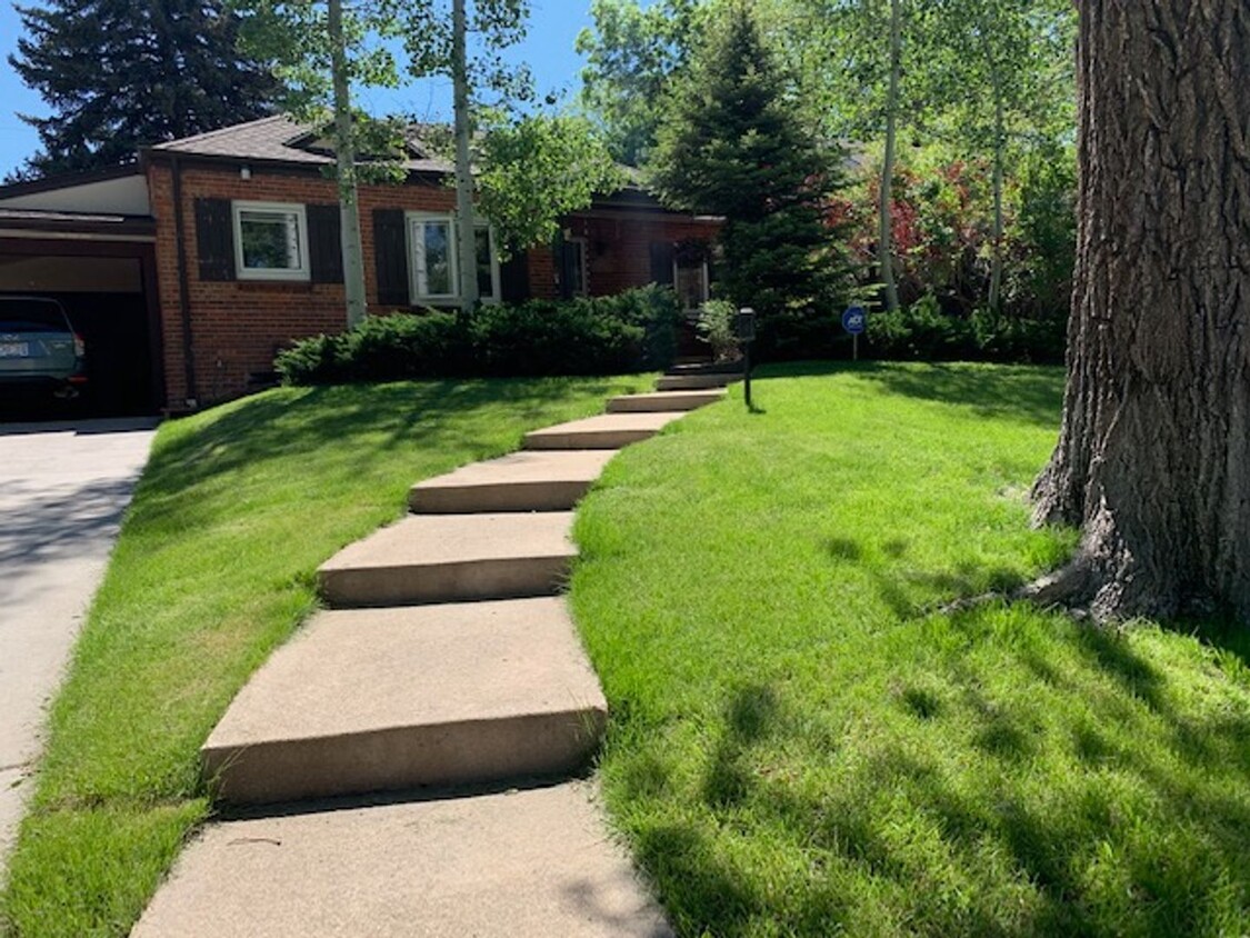 Primary Photo - Very nice Ranch style home in Montclair ne...