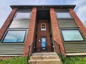 Building Photo - 2529 E Admiral Pl