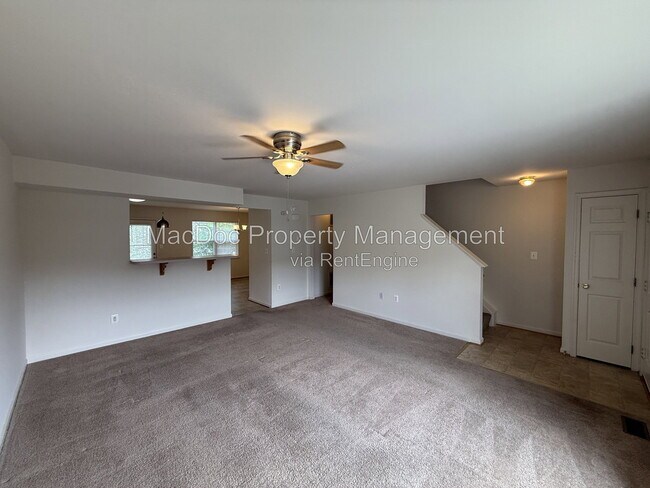 Foto del edificio - 219 Merrill Ct