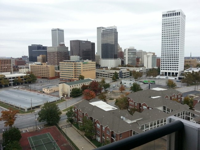 Downtown View - 450 W 7th St