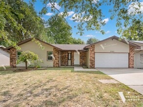 Building Photo - 3702 S Walnut Hill Dr