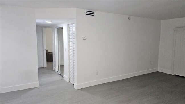 Foto del edificio - 2800 NW 56th Ave