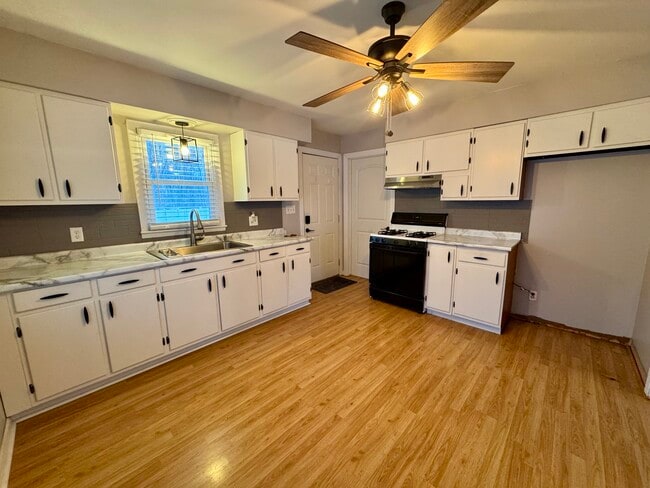 Building Photo - 7767 Montana St