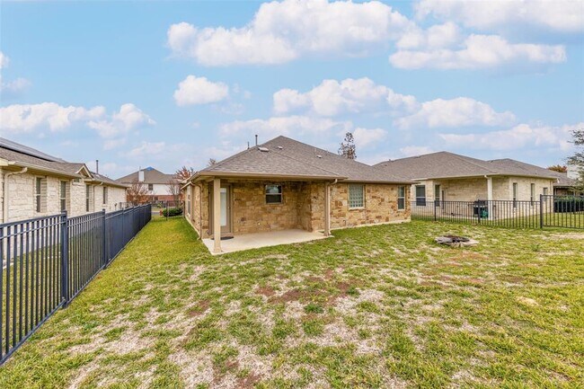 Building Photo - 1523 Greenside Dr