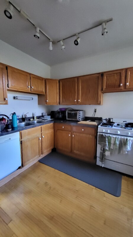 Foto del edificio - 5631 S Kenwood Ave