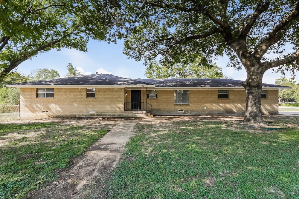 831 Nature Dr  