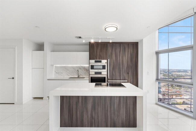Foto del edificio - 851 NE 1st Ave