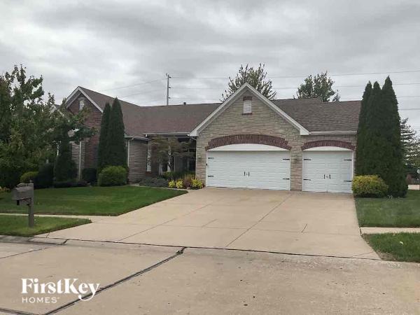 Primary Photo - 2 Stonecroft Ct
