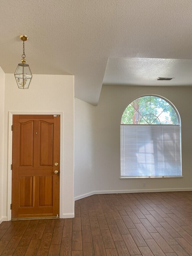 Foto del edificio - 5065 Concord Rd