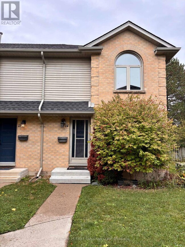Building Photo - 925-925 Lawson Rd