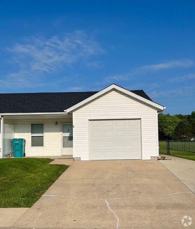 Building Photo - 56 Montee Dr