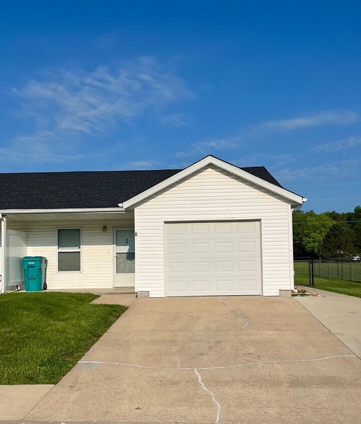 Primary Photo - All Inclusive | 3 Bedroom | 2 Bathroom | D...