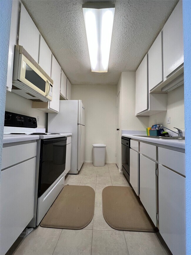 Building Photo - 7950 N Stadium Dr