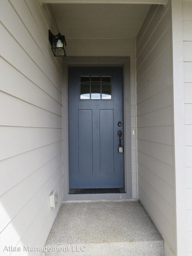 Foto del edificio - 5 br, 2.5 bath House - 420 SW Mt Rainier