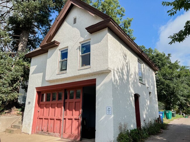 Building Photo - Historic carriage house renovated into a l...