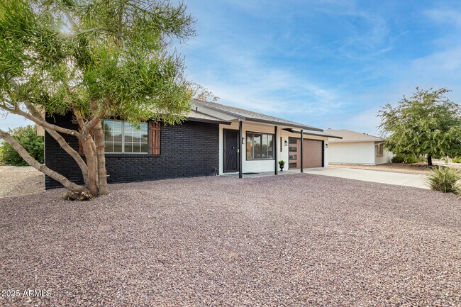 Building Photo - 9339 W Spanish Moss Ln