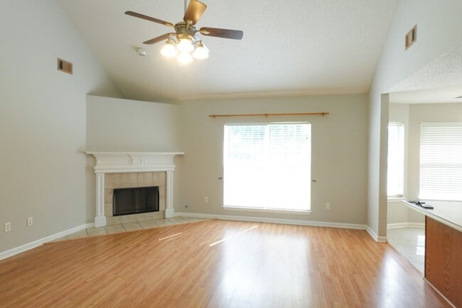 Building Photo - Coming Available!