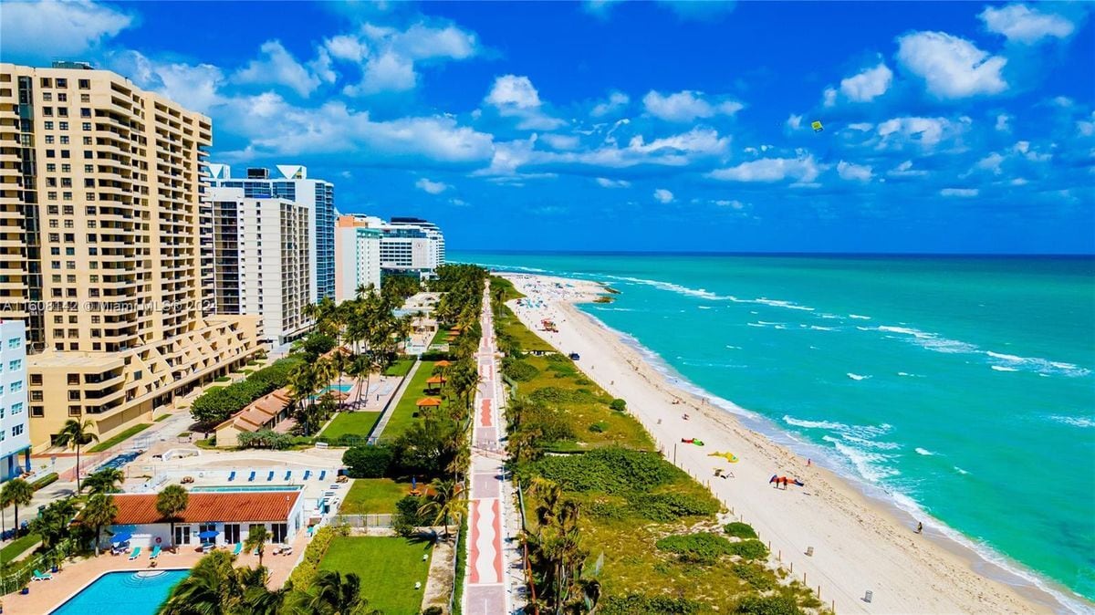Foto principal - 2401 Collins Ave