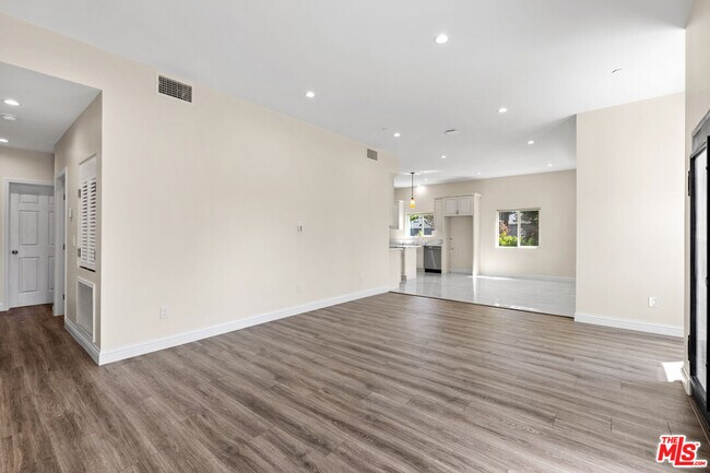 Foto del edificio - 11625 Haynes St