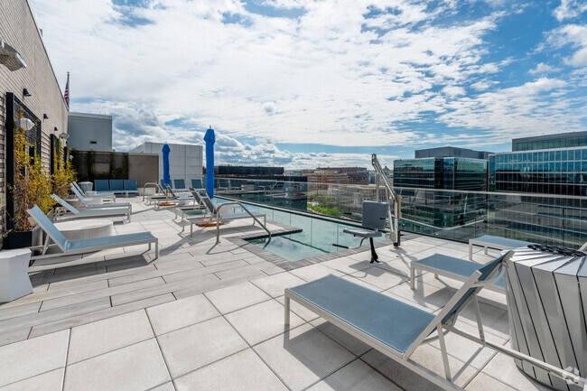 Pool - Cantata Apartments