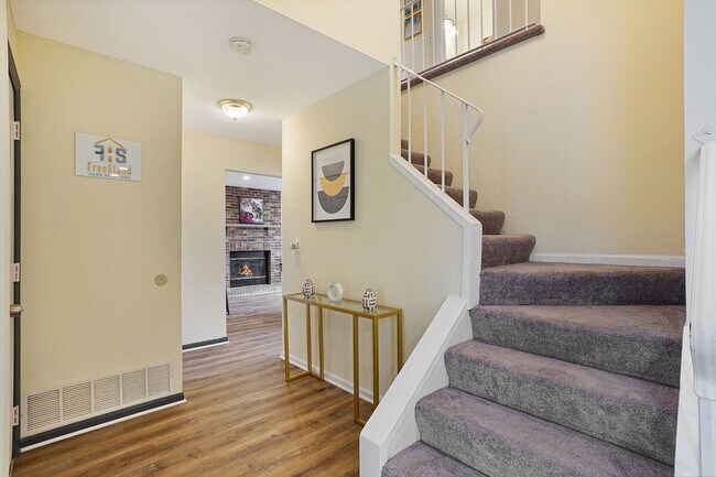 Foto del edificio - 303 Danbury Dr