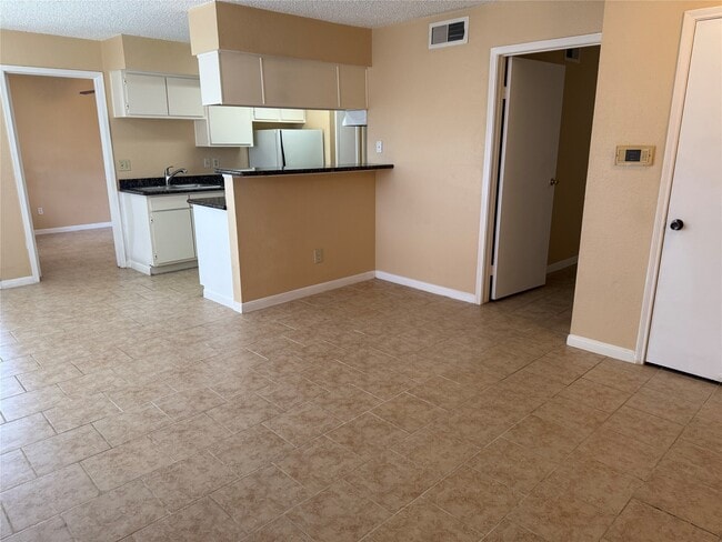 Building Photo - 2750 Holly Hall St