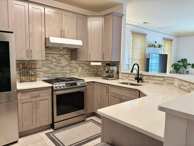 Foto del edificio - 7706 Marine Rd
