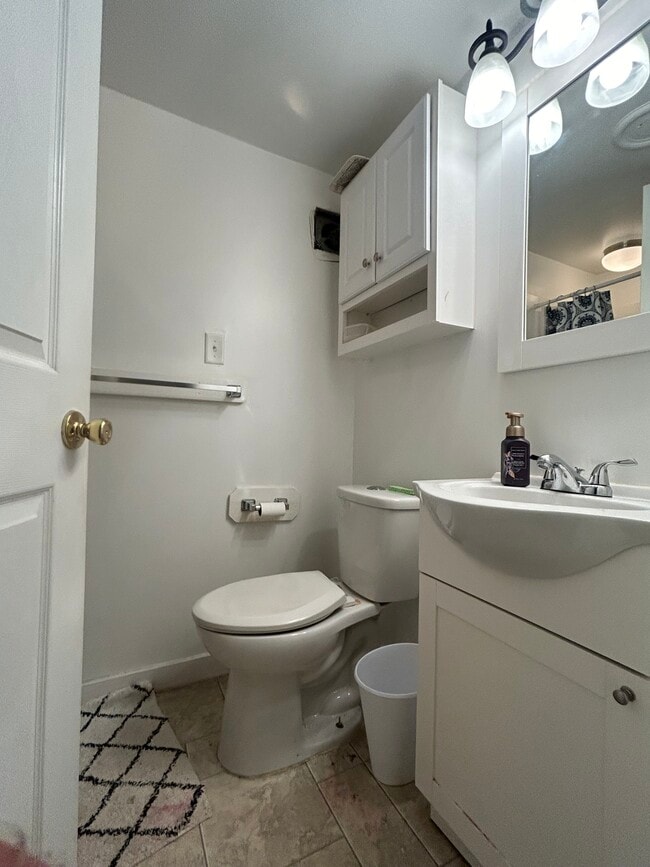 Foto del edificio - 96 Vine St