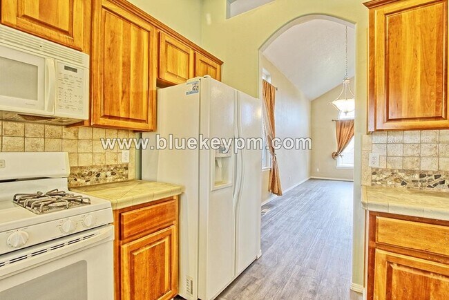 Foto del edificio - 4 Bed, 2.5 Bath Home in East Vancouver