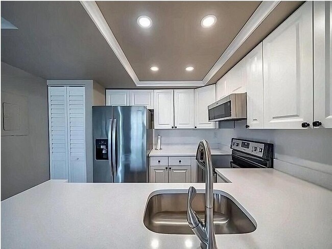 Building Photo - 708 Executive Center Dr