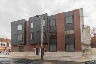 Building Photo - 316 S 52nd St