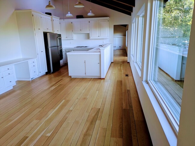 Building Photo - 85 Woodside Dr