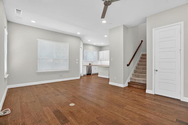 Foto del edificio - 6330 Oakbend Cir