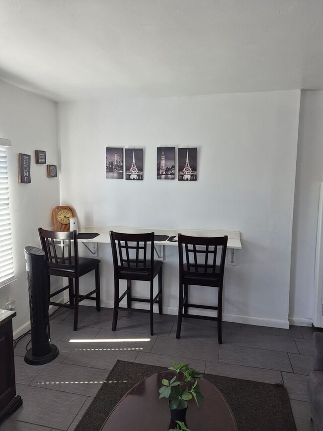 Foto del edificio - Private Bedroom for Rent in Single-Family Home – Utilities Included