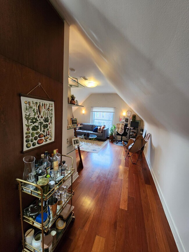 Foto del edificio - 1623 N Hermitage Ave