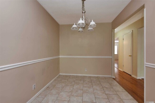 Foto del edificio - 21-32-32 Clintonville St