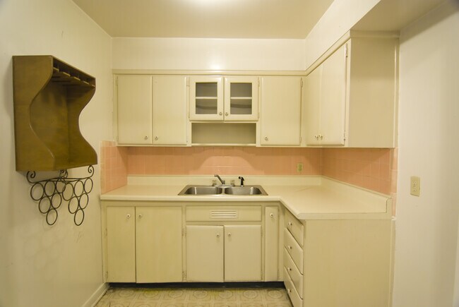 Building Photo - 313 NW 36th St