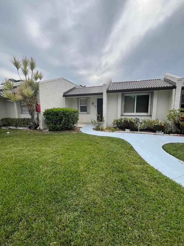 Primary Photo - 208 Lake Constance Dr