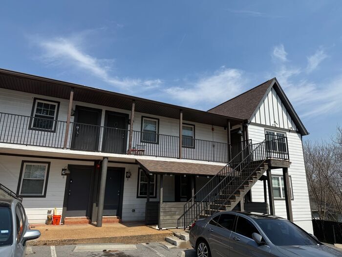 Renovated 1 Bedroom in South Nashville - $99 Deposit Special! - Renovated 1 Bedroom in South Nashville - $99 Deposit Special!