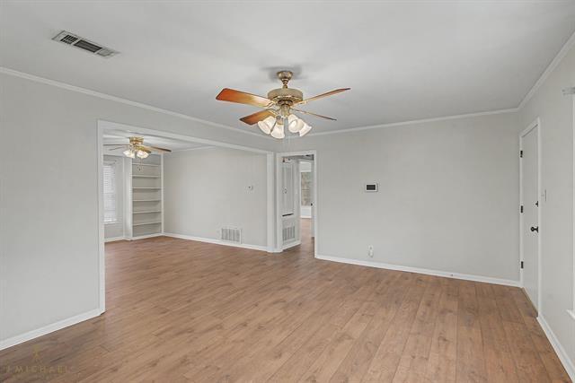 Foto del edificio - 8921 Sweetbriar Ln