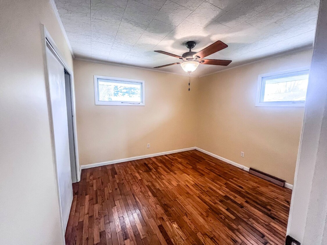 Primary Photo - 805 N 10th St
