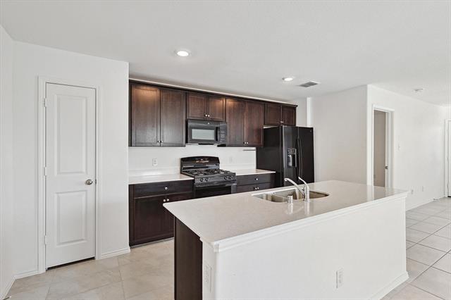 Building Photo - 8628 Mount Evans Ct