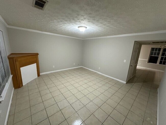 Building Photo - BELOW MARKET RENT!