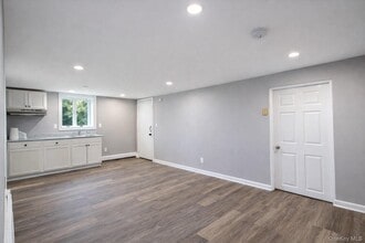 Building Photo - 660 N Dunton Ave